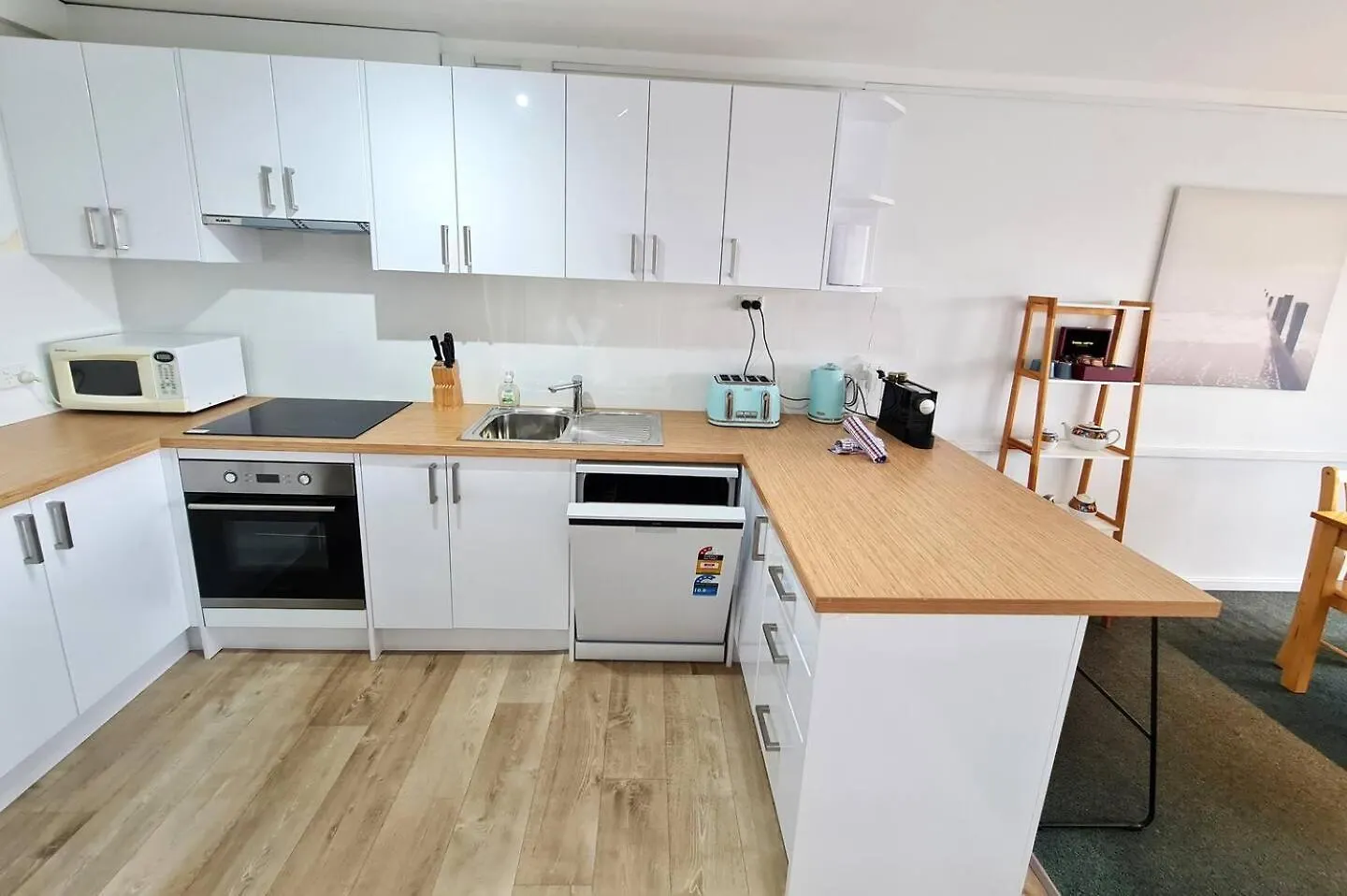 Chic 2 Bed Apartment On Scarborough Beach Perth Australien