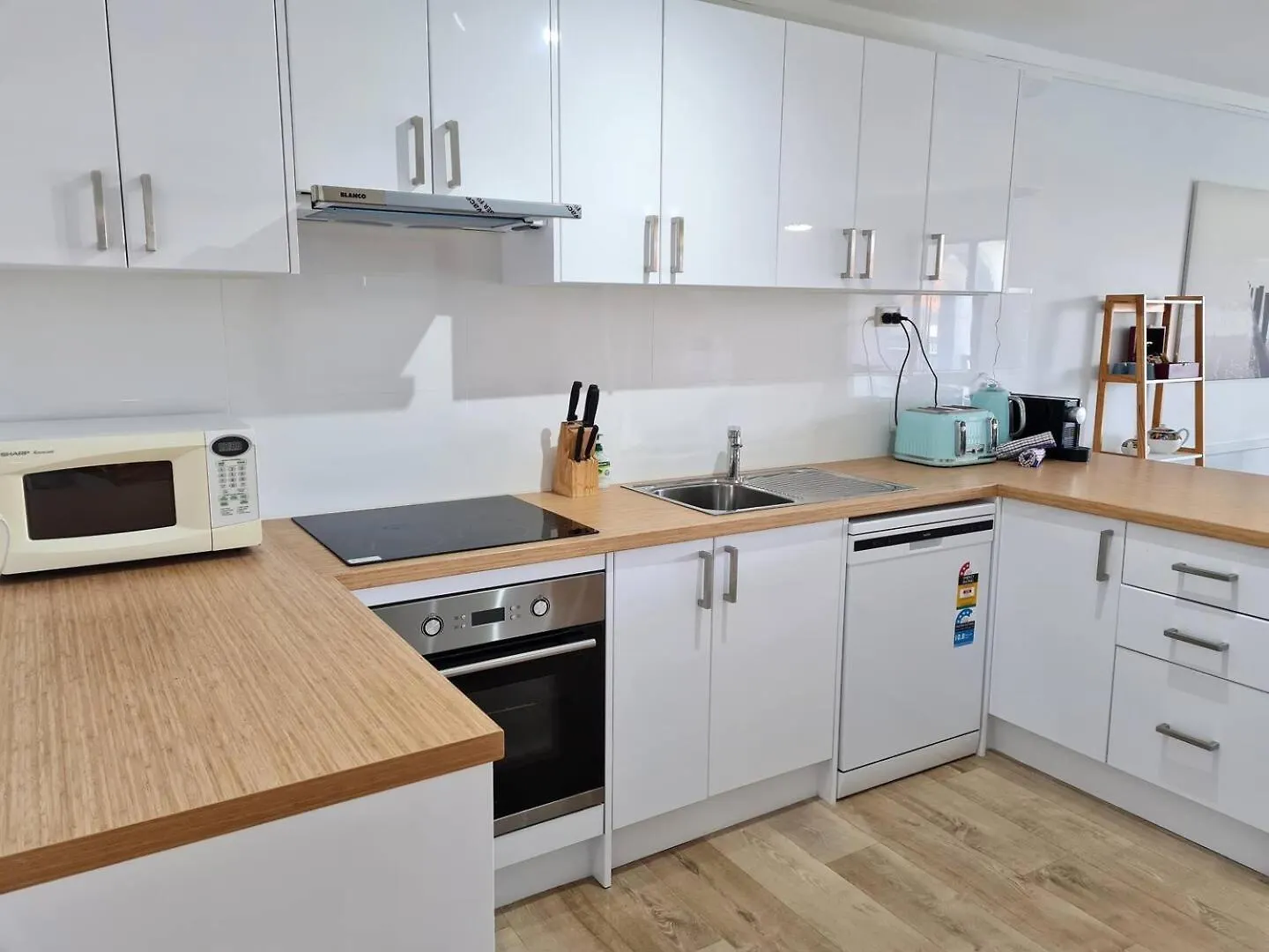 Chic 2 Bed Apartment On Scarborough Beach Perth