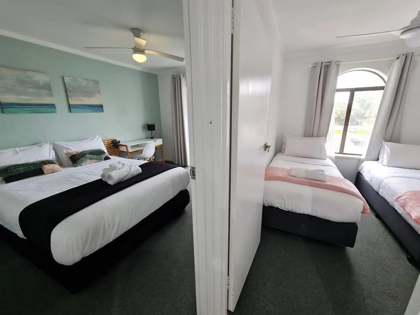 Chic 2 Bed Apartment On Scarborough Beach Perth Australien